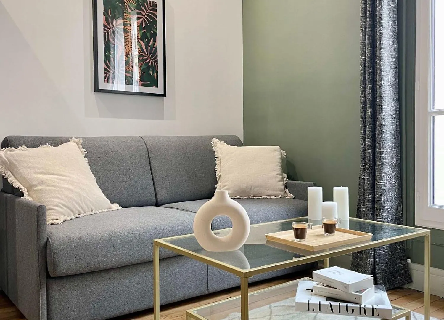 Eiffel Tower Stylish Retreat Paris