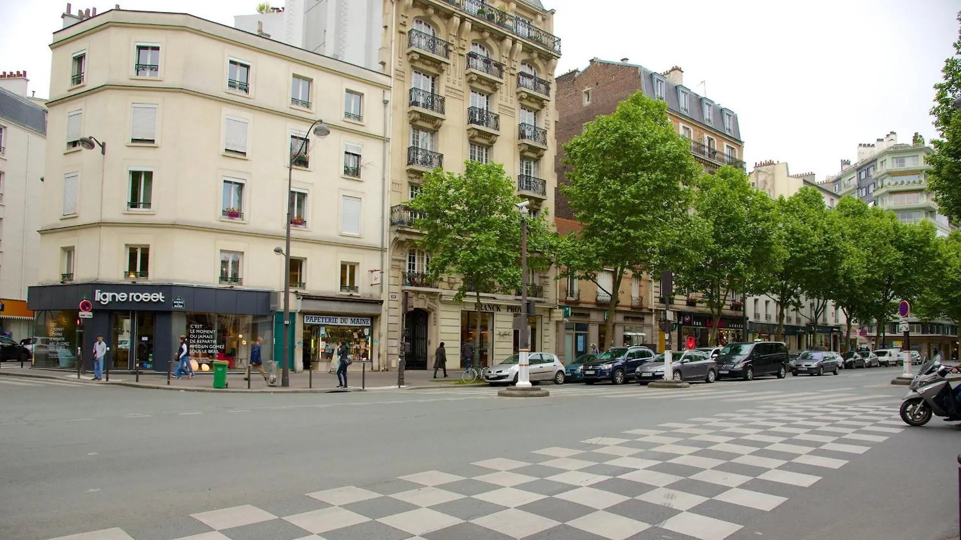Eiffel Tower Stylish Retreat Apartment Paris
